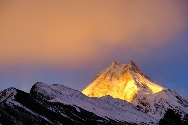 manaslu mountain at sunset