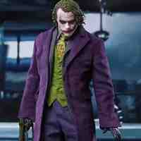 Фіолетові костюми