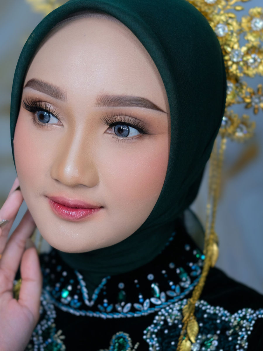 Makeup Artist