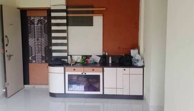 Female roommate required in 1BHK  flat  in Mulund-West