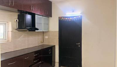 Female flatmate required in 3BHK  apartment  in Nanakramguda