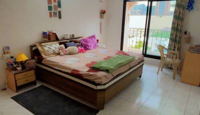 Female flatmate required in 2BHK  apartment  in Viman-Nagar