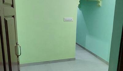 Room in 1BHK independent house available in Shanti-Nagar