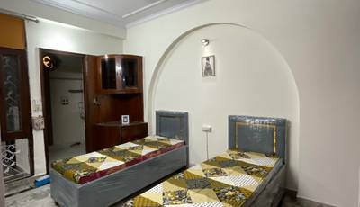 Female PG in Anand-Vihar