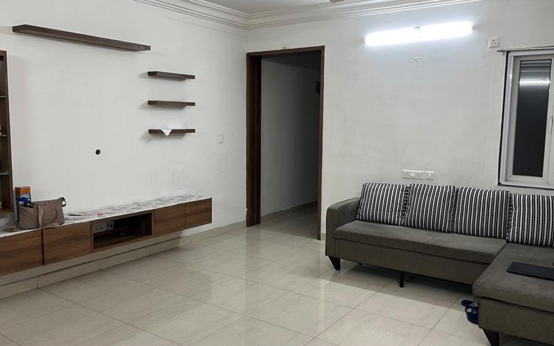 Female flatmate required in 4BHK  flat  in Kukatpally