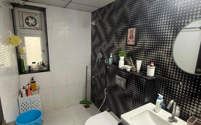 Room in 3BHK apartment  available in Haralur