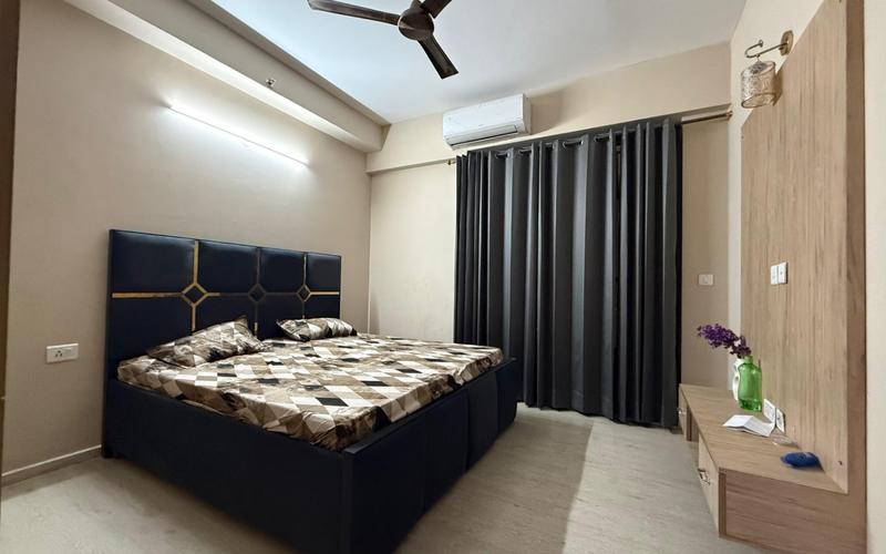 Flatmate required in 3BHK  apartment  in Sector-74