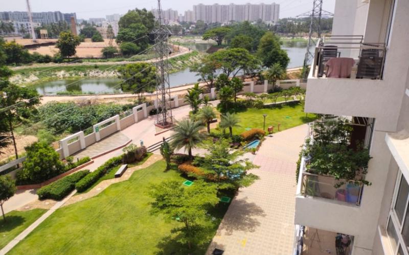 Female flatmate required in 2BHK  flat  in Brookefield