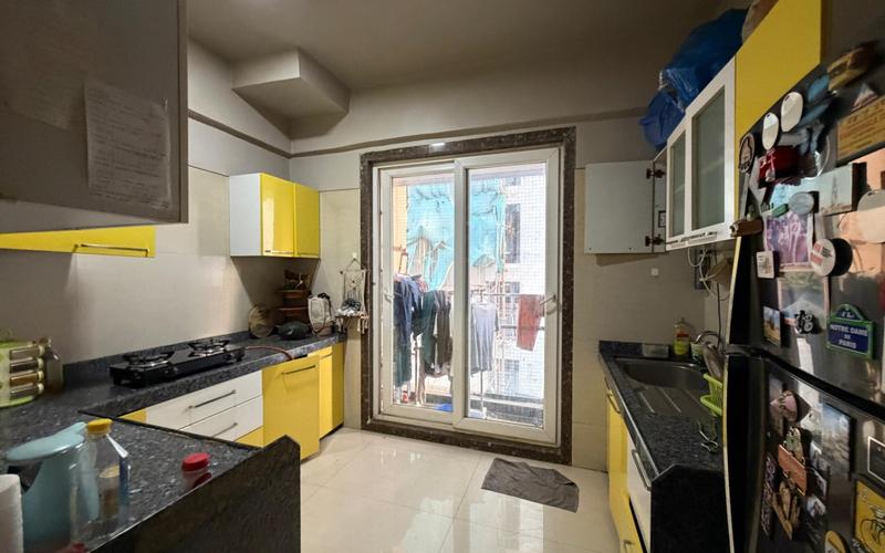 Female flatmate required in 3BHK  flat  in Bandra-West