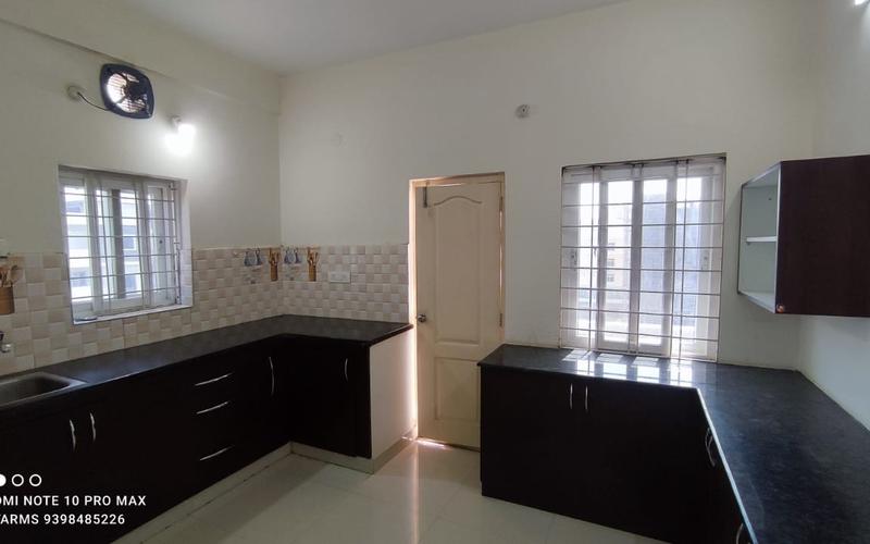 Flatmate required in 3BHK  flat  in Kondapur