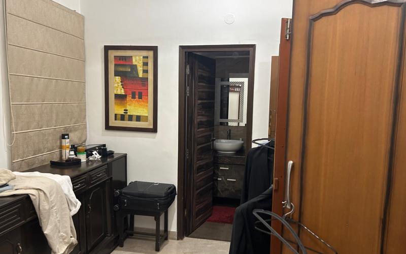 Flatmate required in 3BHK  apartment  in Malviya-Nagar