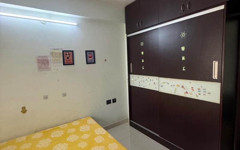 Room in 3BHK apartment  available in Haralur