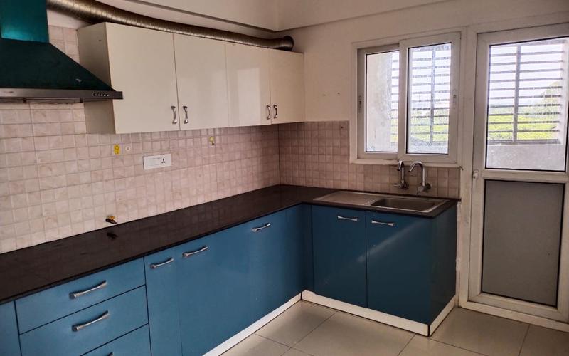 Female flatmate required in 2BHK  flat  in Brookefield