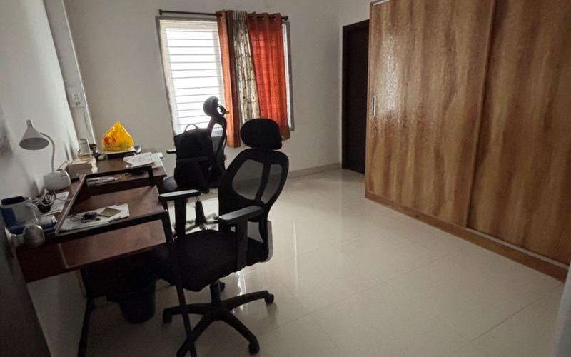 Flatmate required in 3BHK apartment in Kokapet