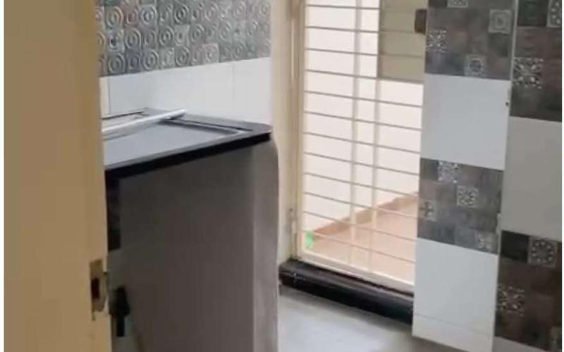 Room in 3BHK flat  available in Arekere