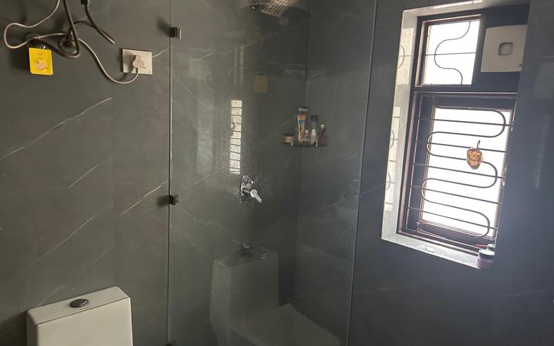 Flatmate required in 3BHK  apartment  in Malviya-Nagar