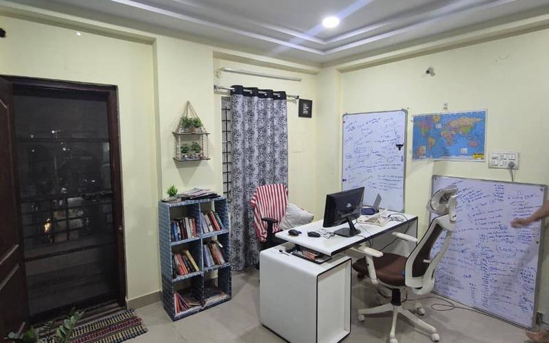 Female flatmate required in 3BHK  apartment  in Manikonda