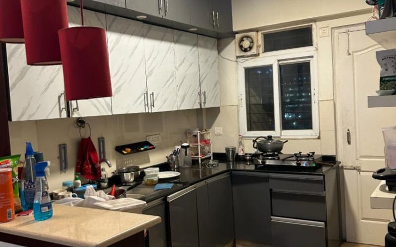 Room in 3BHK apartment  available in Sarjapur