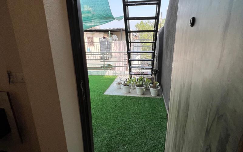 Room in 1RK flat  available in Hauz Khas Village