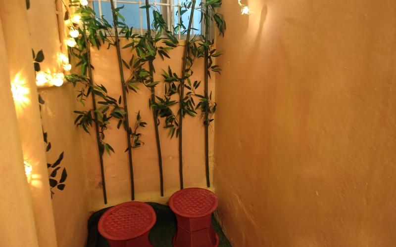 1 Room in a Boho-Chic, 3BHK luxury furnished Apartment available in Mahadevapura for females. Next to Bagmane Technology Park, next to HP Tech Park & Phoenix Mall (Instagram-vashishtha.prime.homes)