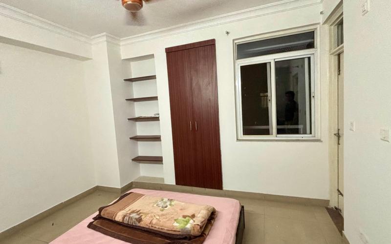 Female flatmate required in 3BHK  apartment  in Kannamangala