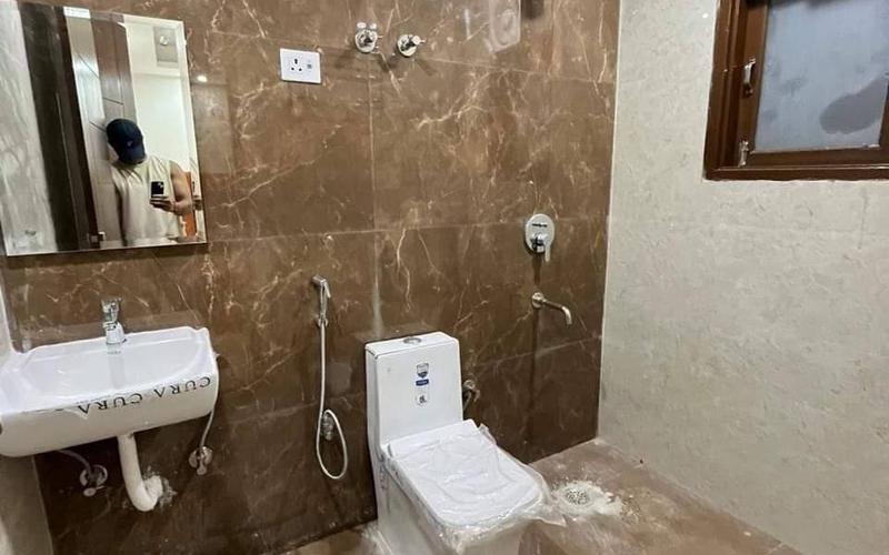 Flatmate required in 2BHK  flat  in Neb-Sarai-Sainik-Farm