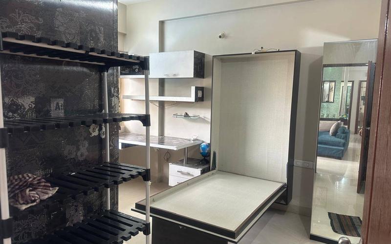 Room in 3BHK apartment  available in Arekere