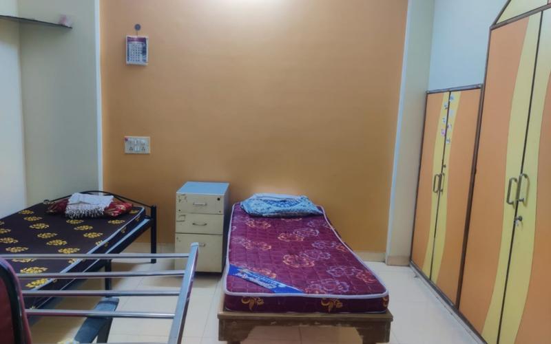 Female PG in Chinchwad