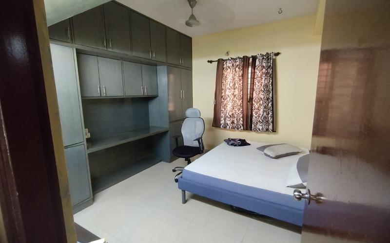 Male flatmate required in 3BHK apartment in KR Garden, Murgeshpallya, near Manipal Hospital
