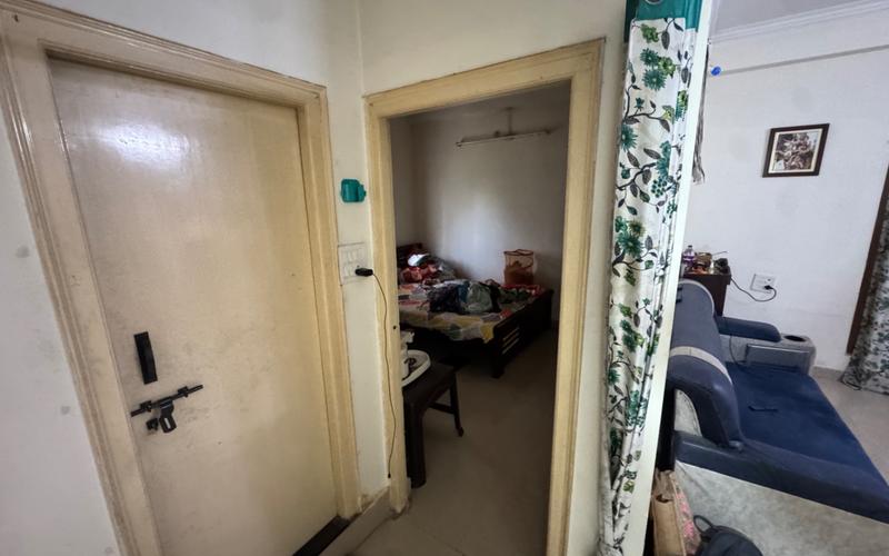 Male roommate required in 2BHK  flat  in K-P-H-B-Phase-9-Kukatpally