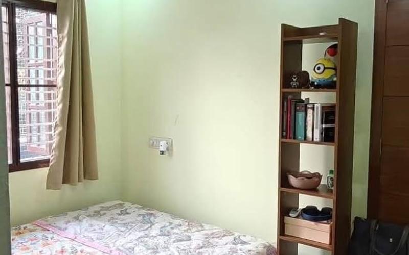 Room in 3BHK flat  available in Koramangala