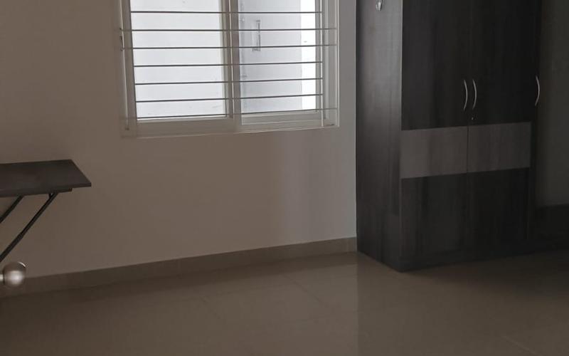 2 female flatmates required in 3BHK  apartment  in J.-P.-Nagar