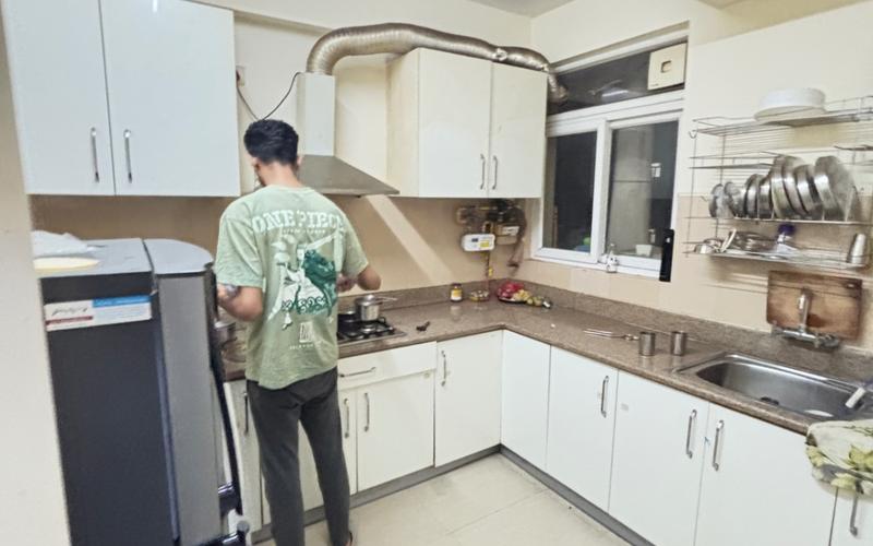 Male flatmate required in 4BHK  flat  in Sector-65