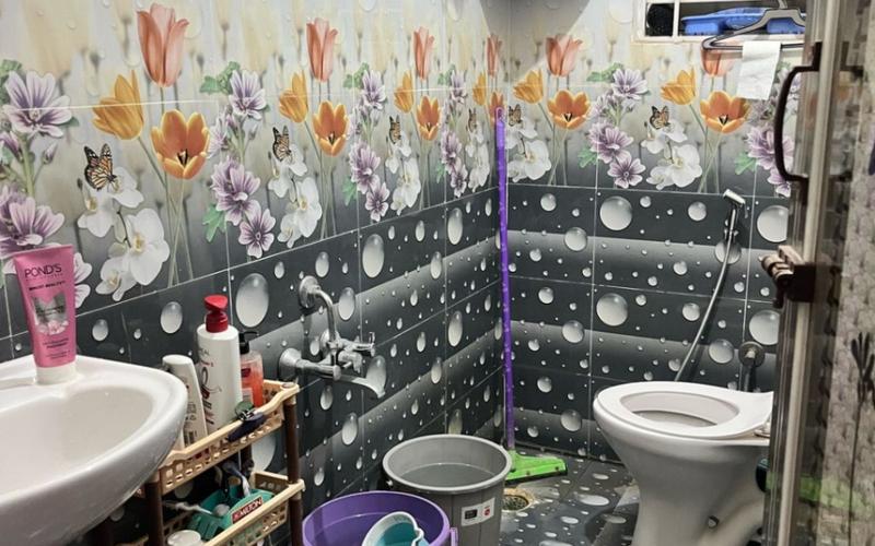Room in 2BHK flat  available in HSR-Layout