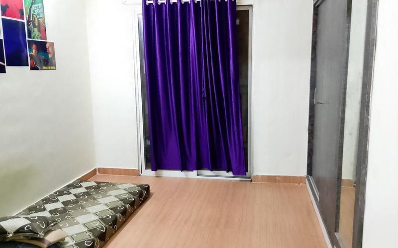 Male flatmate required in 1BHK  flat  in Dahisar-East
