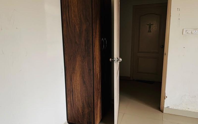 Female flatmate required in 3BHK apartment (Electronic-City)