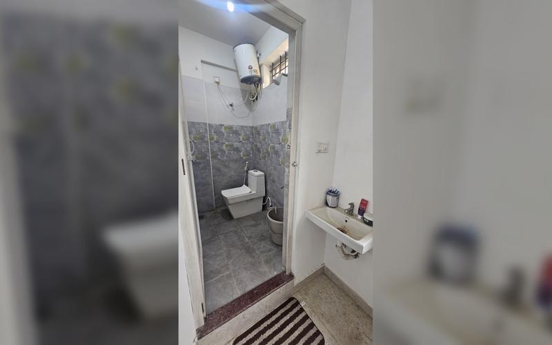 2  flatmates required in 2BHK  apartment  in Electronic-City