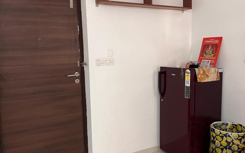 Female flatmate required in 2BHK  flat  in Korattur