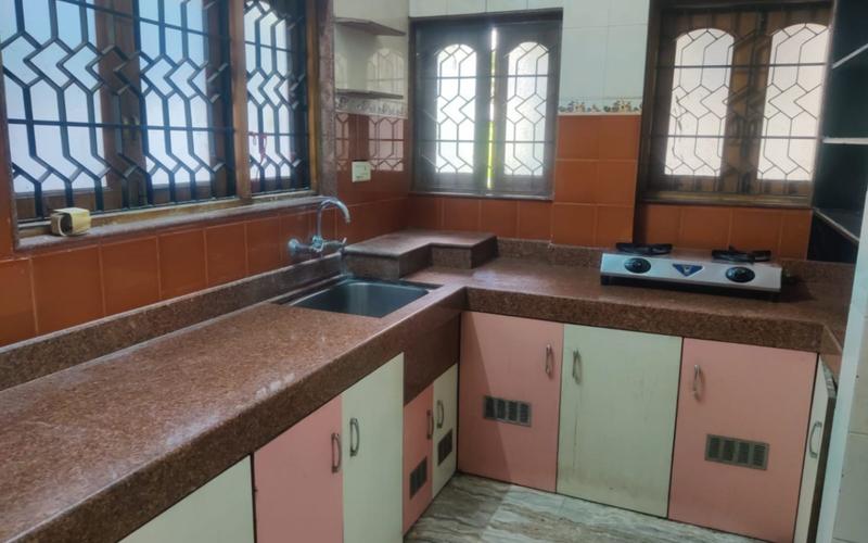 Female PG in Chinchwad