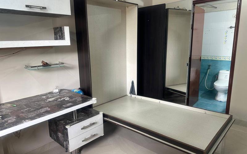 Room in 3BHK apartment  available in Arekere