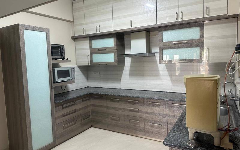 Room in 3BHK apartment  available in Arekere
