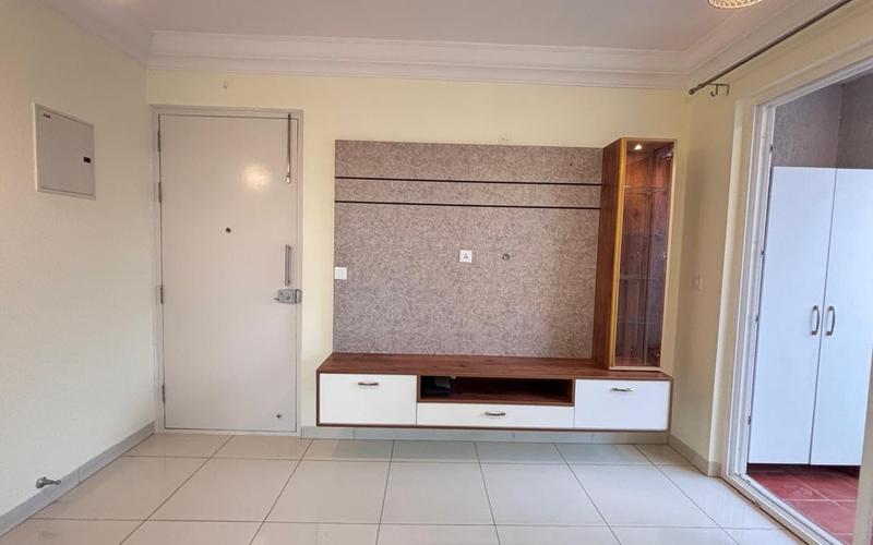 Female flatmate required in 2BHK  flat  in Nayanda-Halli