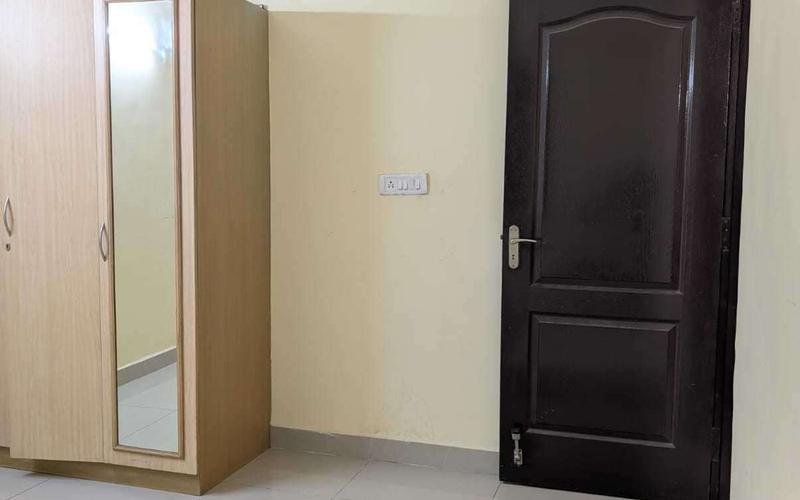 Male flatmate required in 3BHK  flat  in Brookefield