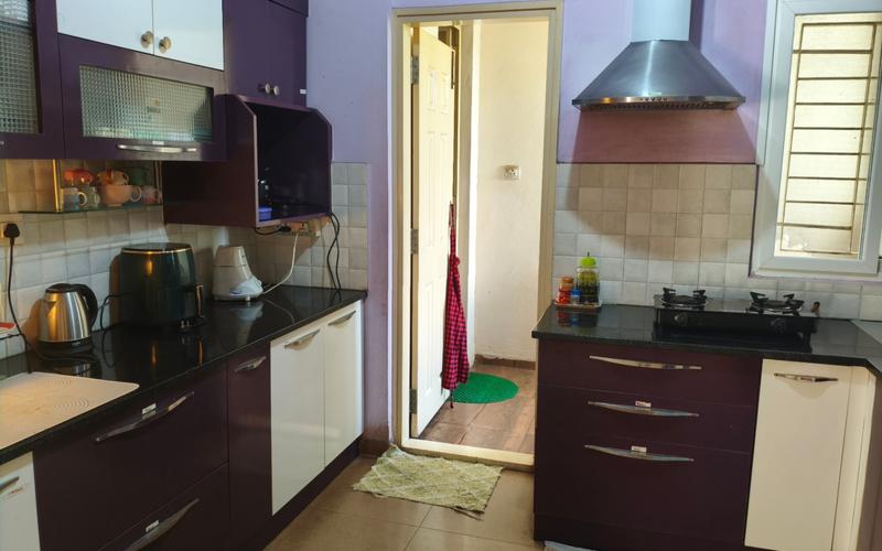 Room in 3BHK flat  available in Arekere