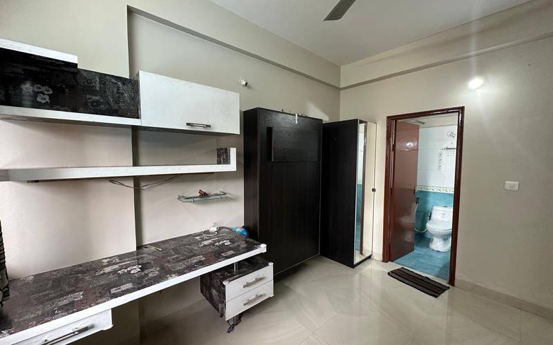 Room in 3BHK apartment  available in Arekere