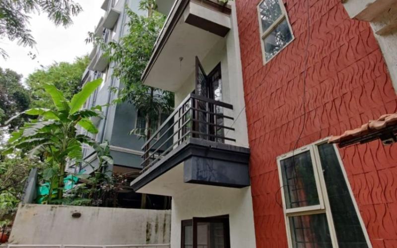 Room in 4BHK independent house available in C-V-Raman-Nagar
