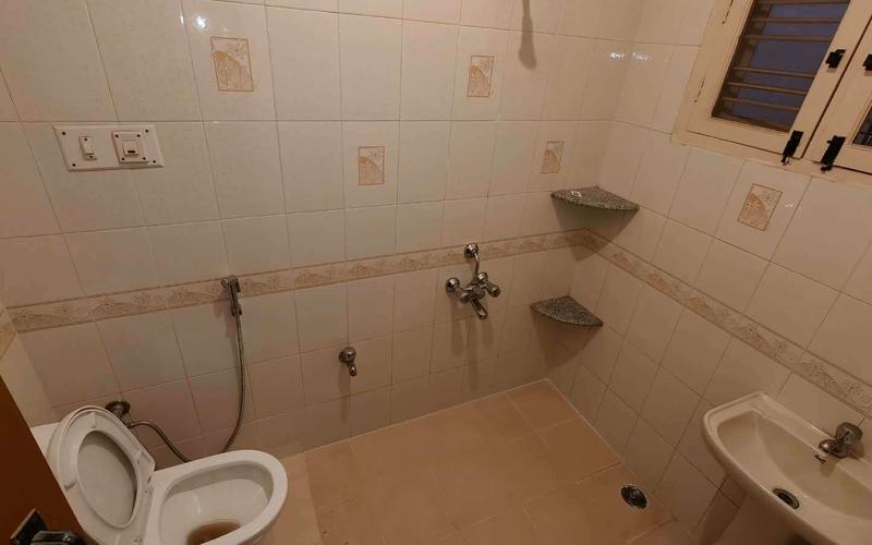 Flatmate required in 4BHK  independent house in BEML-Layout-Brookefield