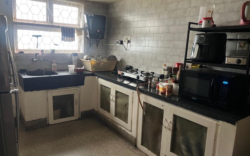 Female flatmate required in 2BHK  flat  in Victoria-Layout