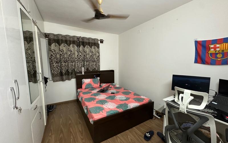 Male flatmate required: URGENT