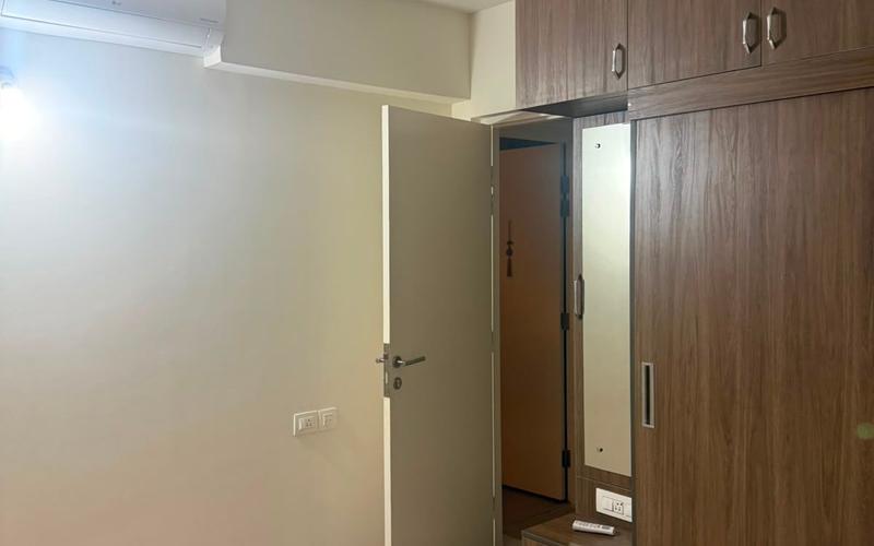 Female flatmate required in 2BHK  flat  in Devenahalli